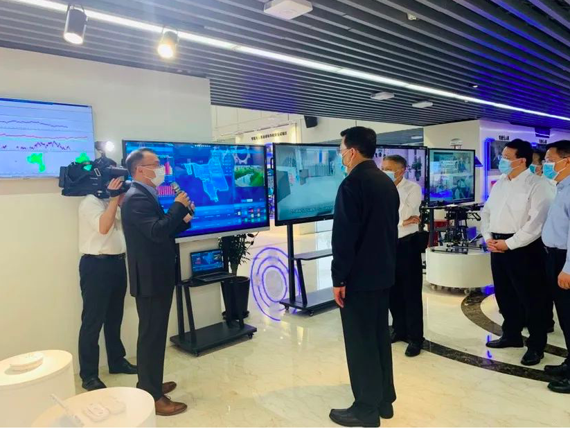 浙江省党政代表团莅临上海西虹桥北斗导航产业基(图2)