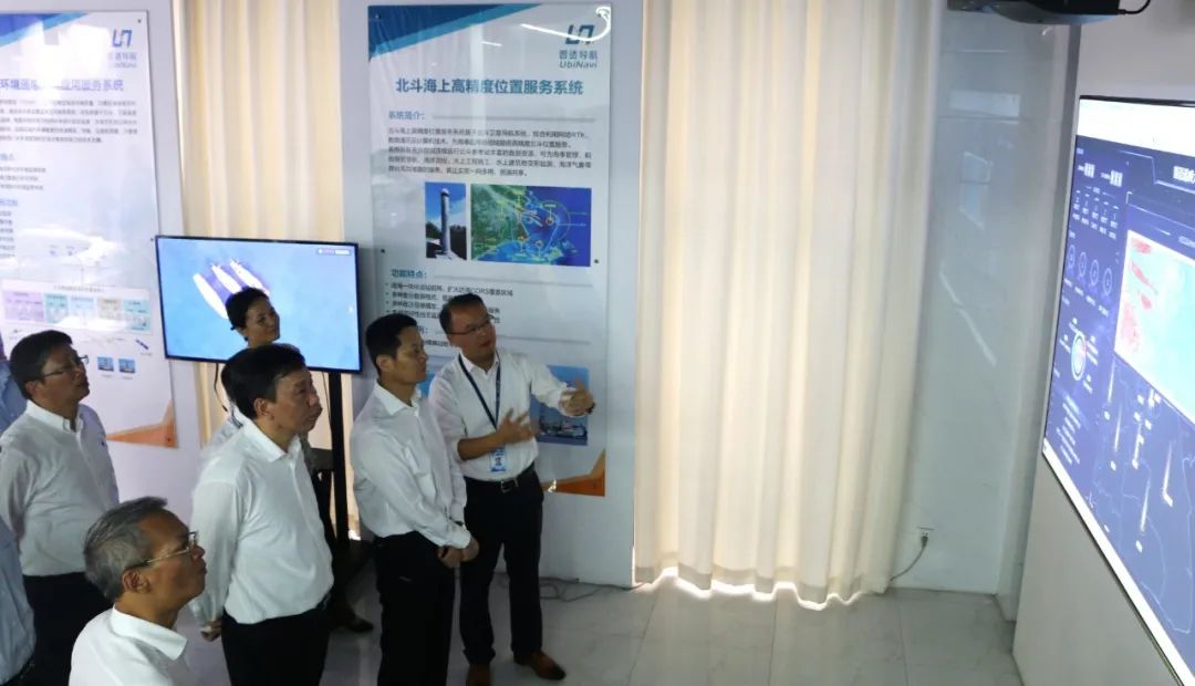 领导关怀 | 上海市市委常委、副市长吴清一行莅临普适导航调研(图3) 领导关怀 | 上海市市委常委、副市长吴清一行莅临普适导航调研(图3)