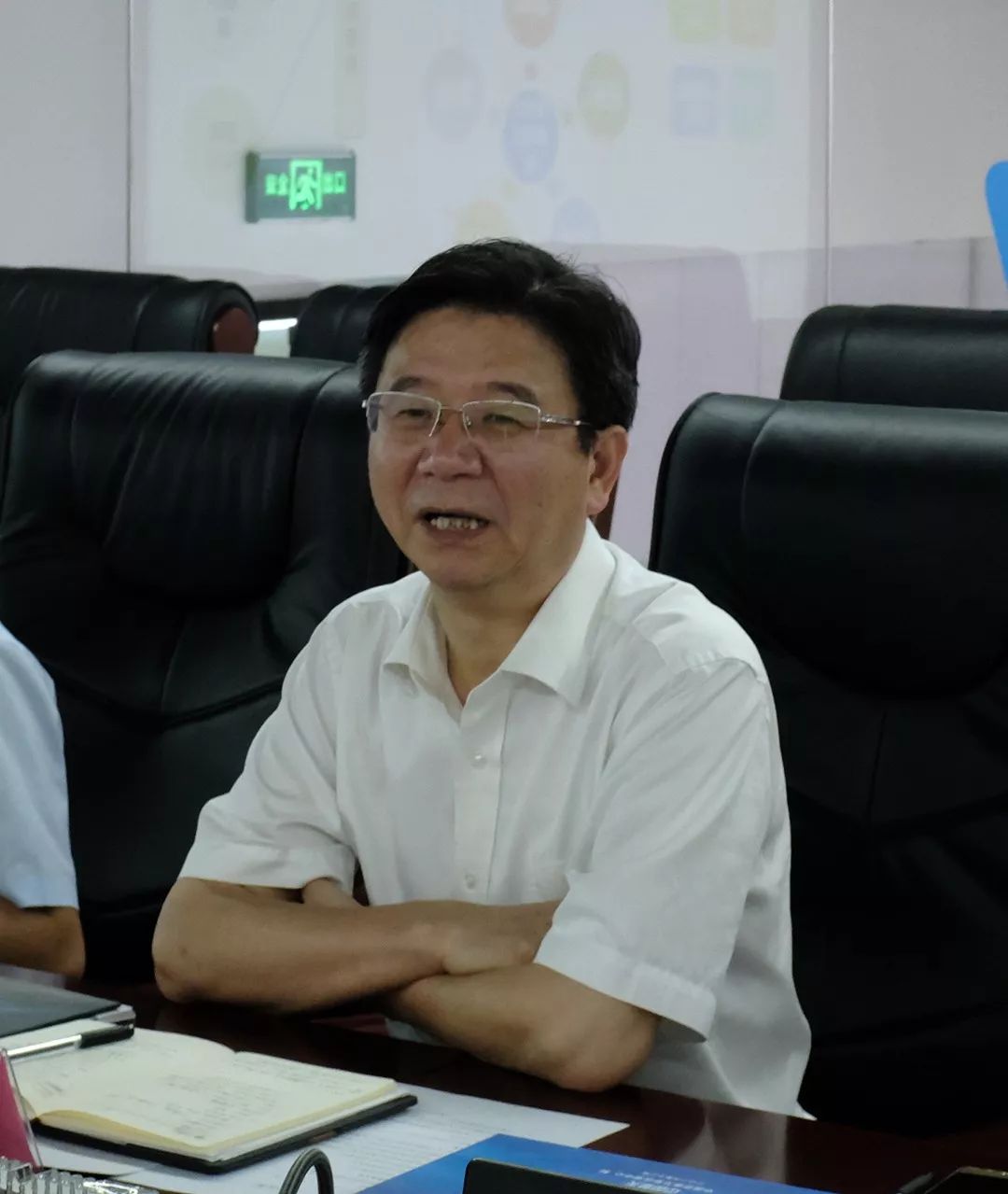宁波市经信委党委书记、主任陈炳荣一行到普适导航调研(图5) 宁波市经信委党委书记、主任陈炳荣一行到普适导航调研(图5)