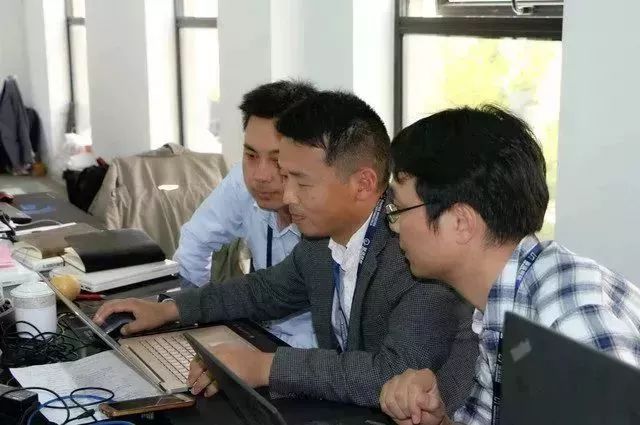 普适导航上海研发突击队荣获2017年度上海市 青年五四奖章集体荣誉称号(图2)