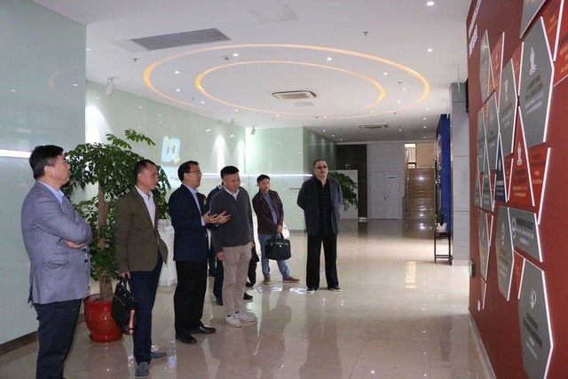 上海市青浦区水务局与科委领导到普适导航调研(图1) 上海市青浦区水务局与科委领导到普适导航调研(图1)